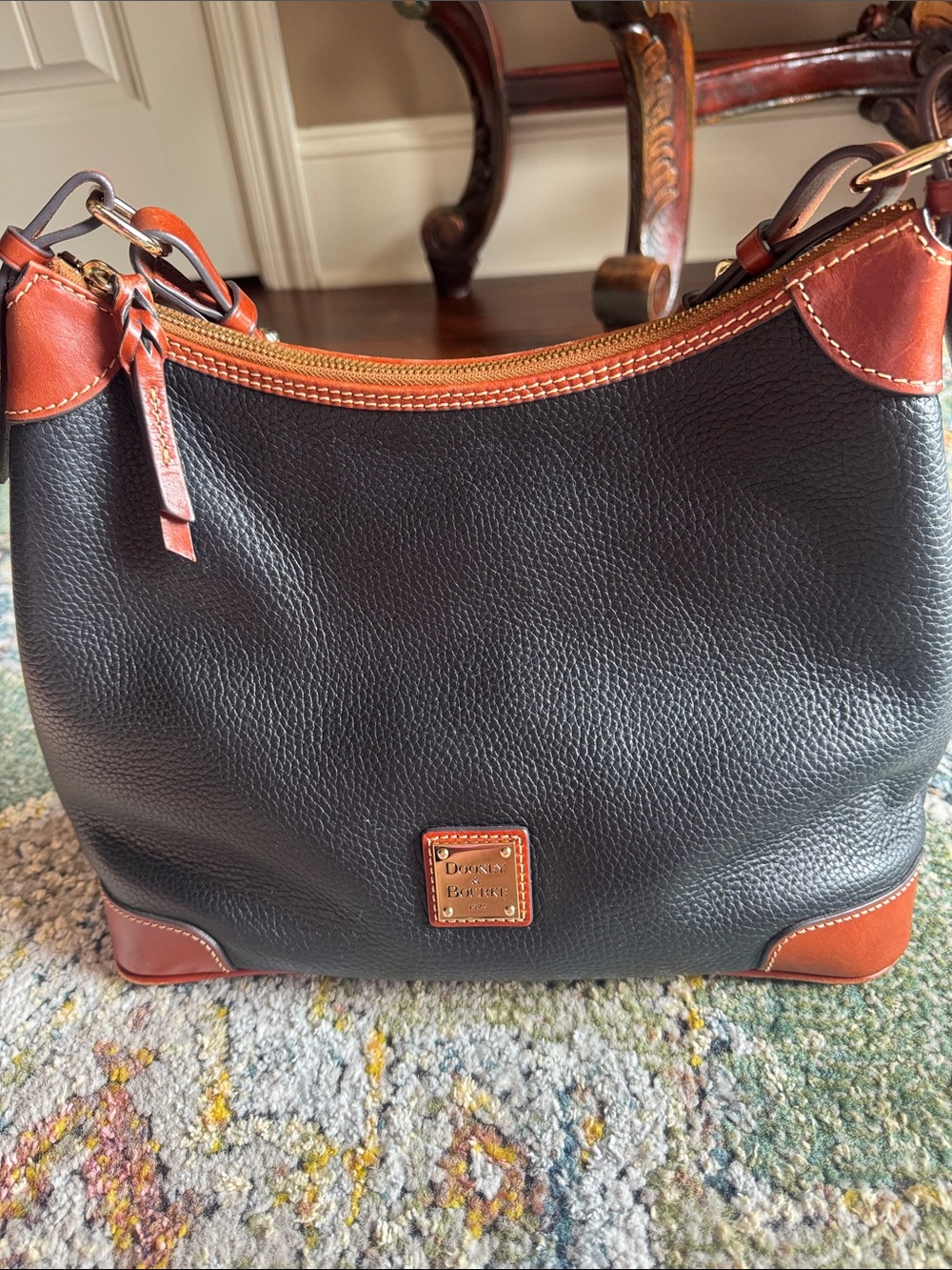 DOONEY & BOURKE PEBBLE GRAIN LEATHER BAG PURSE IN BLACK…GENTLY USED…NICE!!!